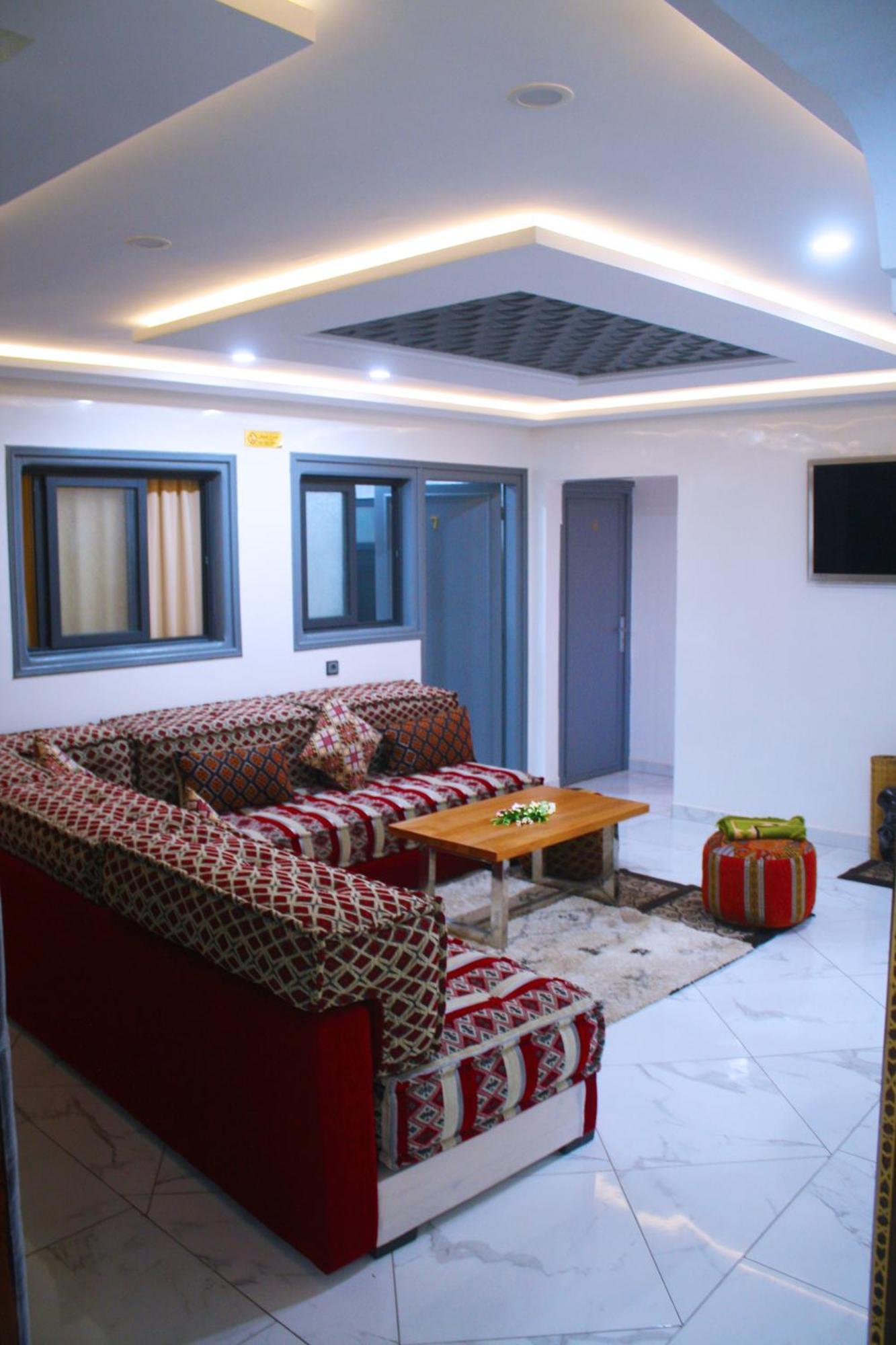 מידלת Hotel Restaurant Bougafer מראה חיצוני תמונה